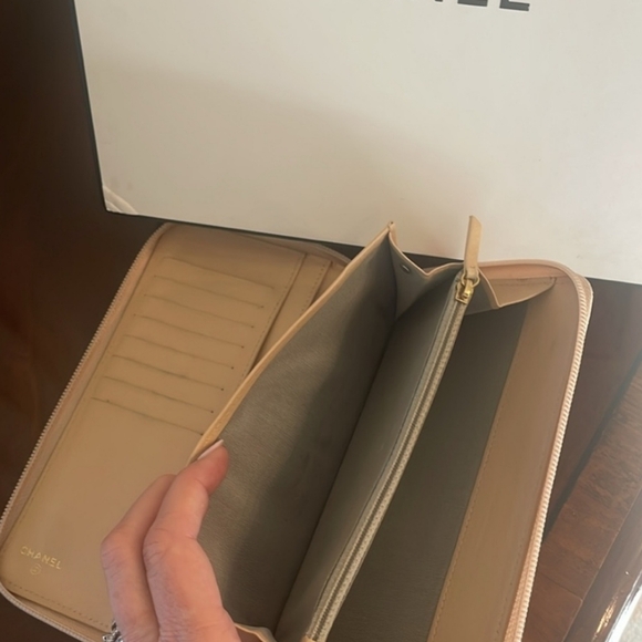 💝💥Authentic Chanel Caviar Agenda Large zip around wallet🎀❤️‍🔥 - Picture 6 of 16